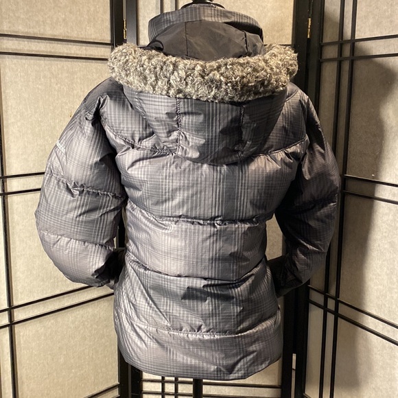 Columbia size M womens plaid puffer coat - Picture 3 of 14
